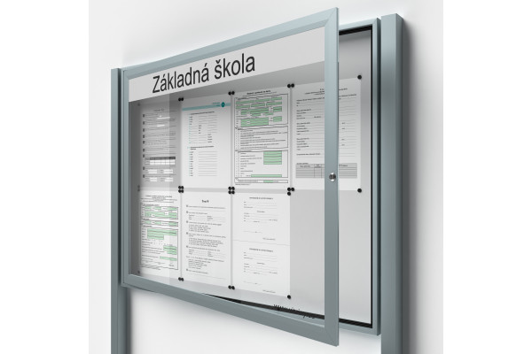 Uzamykatelná informační vitrína 8xA4 SIDE50 s nápisem a sloupky
