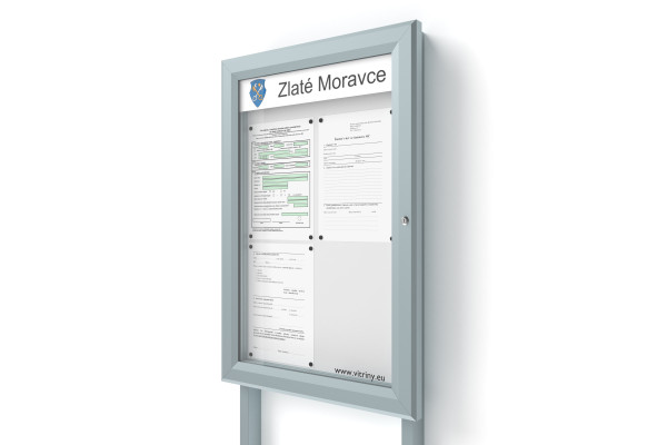 Venkovní informační vitrína 4xA4 SIDE60 s nápisem a sloupky 