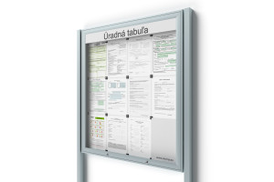 Uzamykatelná informační vitrína 12xA4 UP50 s nápisem a sloupky