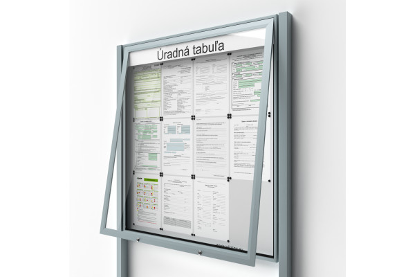 Uzamykatelná informační vitrína 12xA4 UP50 s nápisem a sloupky