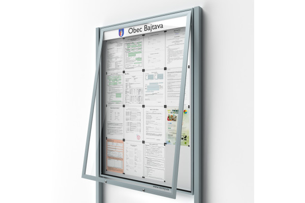 Uzamykatelná informační vitrína 16xA4 UP50 s nápisem a sloupky
