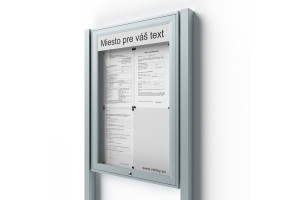 Uzamykatelná informační vitrína 4xA4 UP50 s nápisem a sloupky