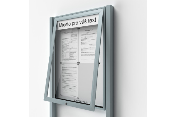 Uzamykatelná informační vitrína 4xA4 UP50 s nápisem a sloupky