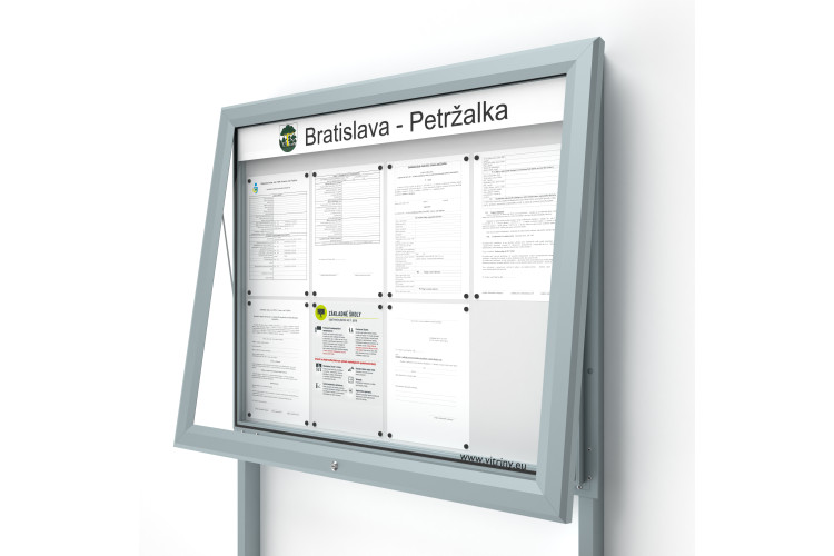 Venkovní informační vitrína 8xA4 UP60 s nápisem a sloupky