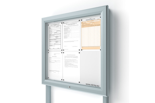 Venkovní informační vitrína V-UP60-6-N se sloupky