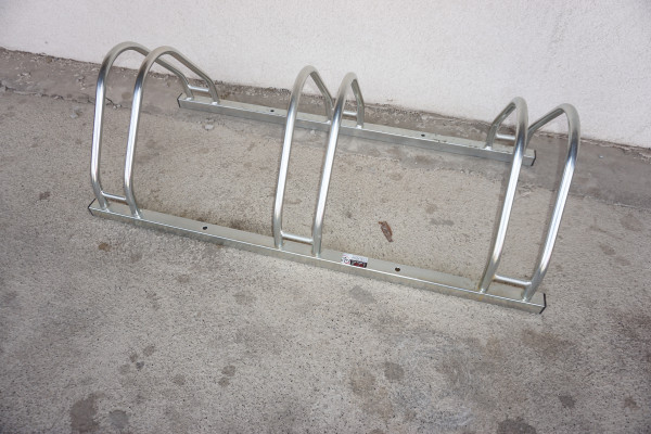 Oboustranný stojan pro 10 kol VARIO 10 místný OLD, pozinkovaný